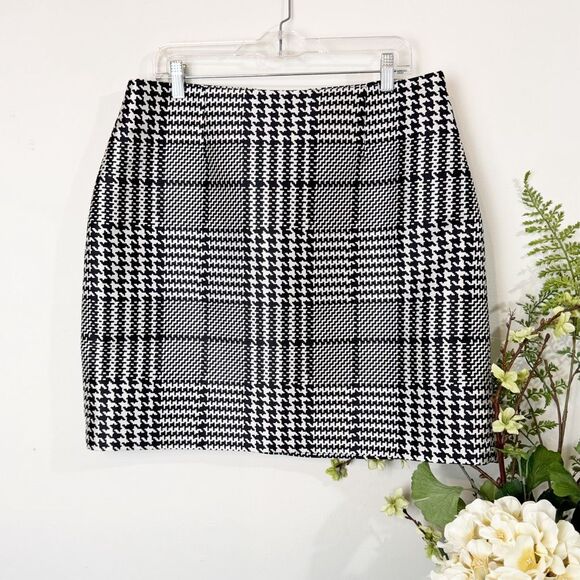 WHITE HOUSE BLACK MARKET | Houndstooth Plaid Skirt | Size 14 | whbm - Picture 1 of 10